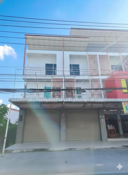 ให้เช่า - ให้เช่าตึกคู่ 3 ชั้น ทำเลค้าขาย ใกล้นิคมอมตะ ชลบุรี ราคาเพียง 36,000 บาท/เดือน, ชลบุรี