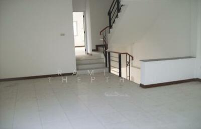 ขาย - ทาวน์เฮ้าส์ 3-ห้องนอน, กรุงเทพ