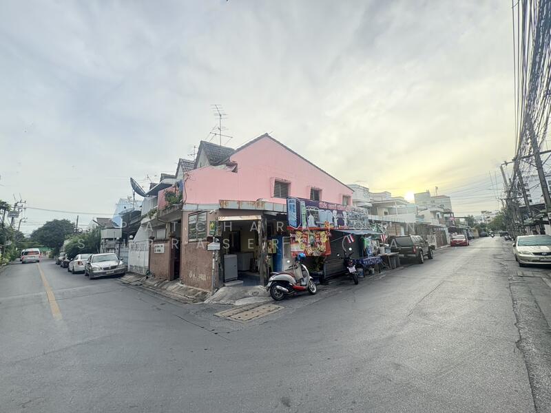 ขาย - ขายที่ดินพร้อมสิ่งปลูกสร้าง ทำเลดี แหล่งชุมชน ย่านห้วยขวาง, กรุงเทพ