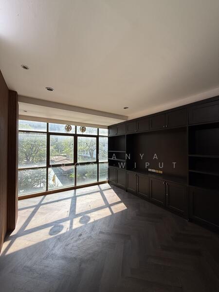 For Rent - Commercial Building For Rent Thonglor 20, Bangkok