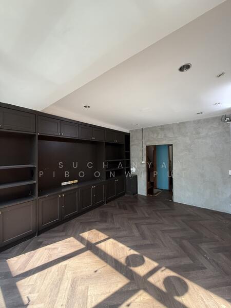 For Rent - Commercial Building For Rent Thonglor 20, Bangkok