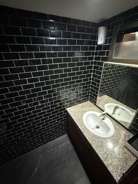 For Rent - Commercial Building For Rent Thonglor 20, Bangkok