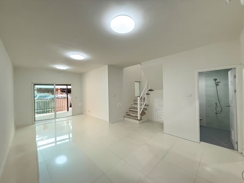 Pruksa ville 27 Meenburi, Bangkok, Min Buri, Min Buri, Bangkok, 3 Bedrooms, 120 sqm, Townhouse For Sale, by คุณ ศศิวิภา พูลทา, 500078815 - DDproperty.com