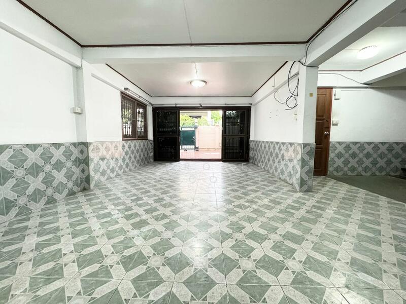 For Rent - NG145 ให้เช่าบ้าน 2 ชั้น ซอยลาดพร้าว 64 บ้านเปล่า ไม่มีเฟอร์นิเจอร์ ทำ Home Office ได้, Bangkok