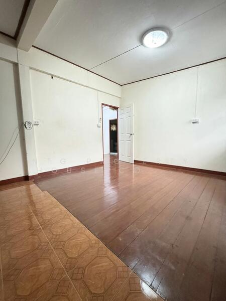 For Rent - NG145 ให้เช่าบ้าน 2 ชั้น ซอยลาดพร้าว 64 บ้านเปล่า ไม่มีเฟอร์นิเจอร์ ทำ Home Office ได้, Bangkok