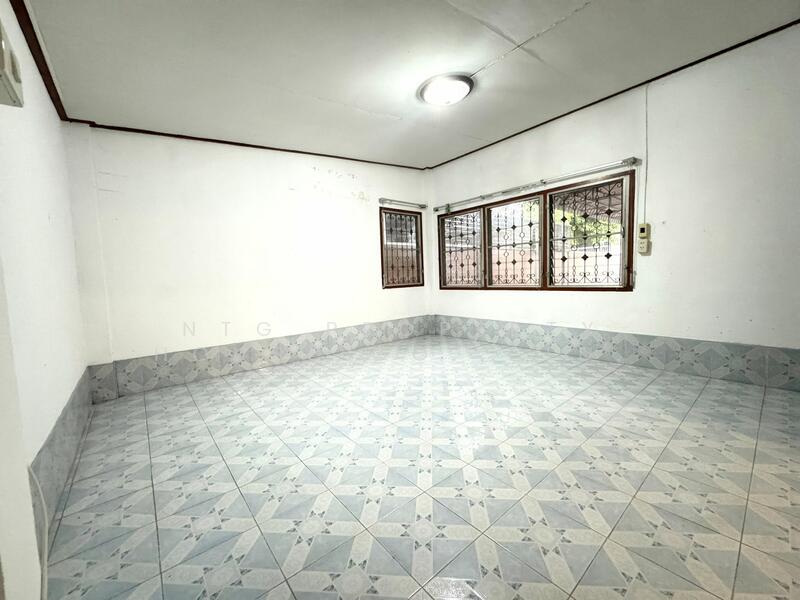 For Rent - NG145 ให้เช่าบ้าน 2 ชั้น ซอยลาดพร้าว 64 บ้านเปล่า ไม่มีเฟอร์นิเจอร์ ทำ Home Office ได้, Bangkok