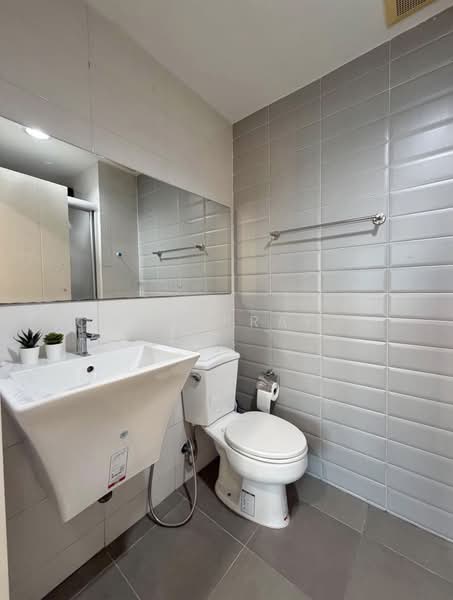 Aspire Rama 4, Bangkok, Rama 4 Road, Phra Kanong, Khlong Toei, Bangkok, 1 Bedroom, 36 sqm, Condo For Sale, by Chadaprapai S., 500079811 - DDproperty.com