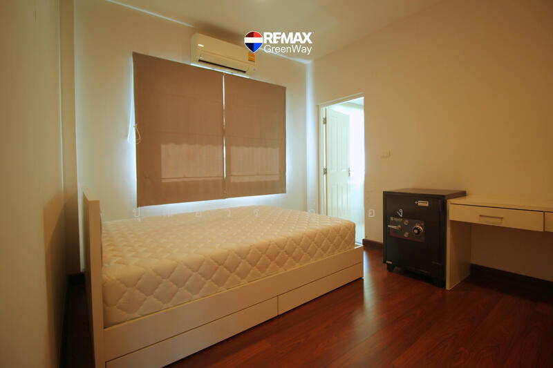 ลัดดารมย์อิลิแกนซ์ วงแหวน สาทร 80 ตรว.