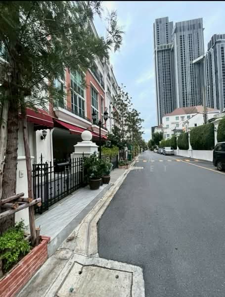 Baan Klang Krung Thonglor : บ้านกลางกรุงทองหล่อ, กรุงเทพ, 55 ซอยสุขุมวิท 55, คลองตันเหนือ, วัฒนา, กรุงเทพ, 456 ตร.ม., ทาวน์เฮ้าส์ ให้เช่า, โดย Jetsada Theamphet, 500080202 - DDproperty.com