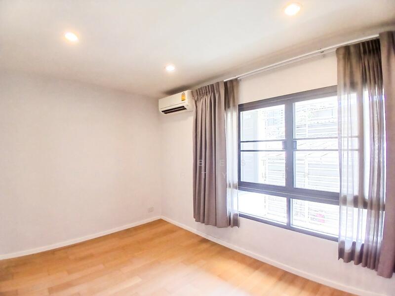 ขาย - แสงวิสุทธิ์ (Sangwisut), กรุงเทพ