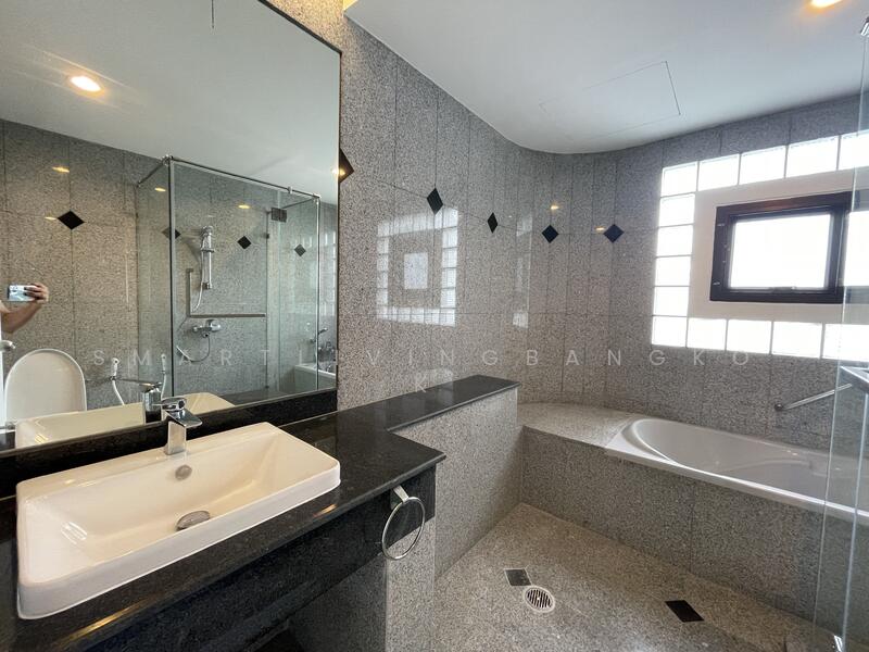 Baan Thai Living Ekkamai, Bangkok, 40 Soi Pridi Banomyong 31, Khlong Tan Nua, Watthana, Bangkok, 4 Bedrooms, 277 sqm, Condo For Rent, by SmartLivingBangkok, 500080839 - DDproperty.com