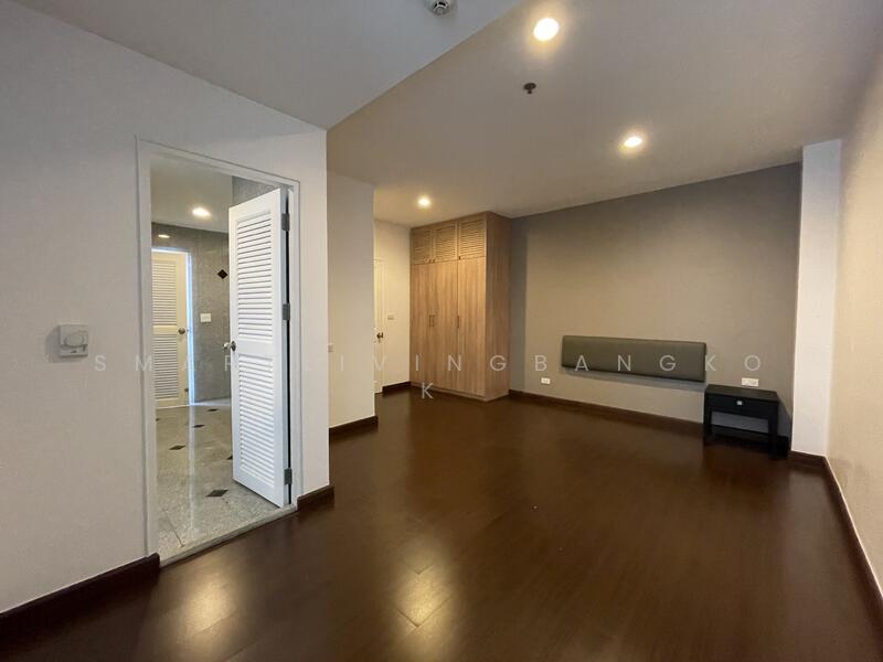 Baan Thai Living Ekkamai, Bangkok, 40 Soi Pridi Banomyong 31, Khlong Tan Nua, Watthana, Bangkok, 4 Bedrooms, 277 sqm, Condo For Rent, by SmartLivingBangkok, 500080839 - DDproperty.com