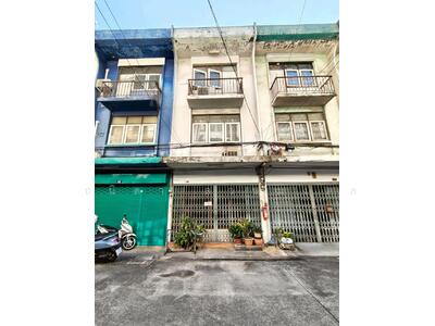 ขาย - ขายด่วน อาคารพาณิชย์ทำเลทอง ลาดพร้าว 101/1 ใกล้รถไฟฟ้าสายสีเหลือง เดินไม่ถึง 5 นาทีถึงสถานี, กรุงเทพ