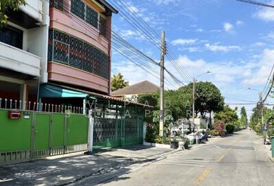 ขาย - ทาวน์เฮ้าส์ 4-ห้องนอน, กรุงเทพ