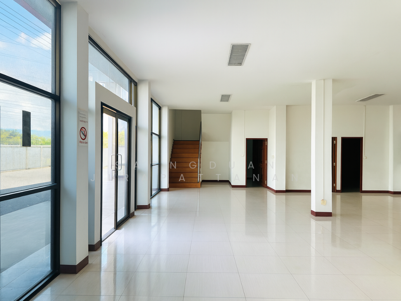 ให้เช่า - ให้เช่าโกดัง 1,240 ตร.ม. ออฟฟิศ 2 ชั้น ริมถนนพหลโยธิน-ขาเข้า เดินทางง่าย รถใหญ่เข้าสบาย, พระนครศรีอยุธยา