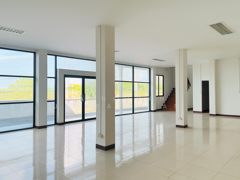 ให้เช่า - ให้เช่าโกดัง 1,240 ตร.ม. ออฟฟิศ 2 ชั้น ริมถนนพหลโยธิน-ขาเข้า เดินทางง่าย รถใหญ่เข้าสบาย, พระนครศรีอยุธยา