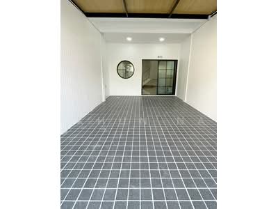 ขาย - ราษฎร์พัฒนา, กรุงเทพ