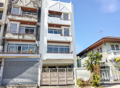 ขาย - ทาวน์โฮม 3 ชั้น วิภาวดีรังสิต 6 ดินแดง พื้นที่ใช้สอยเยอะ, กรุงเทพ