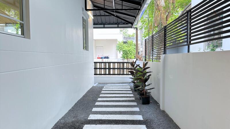 บ้านแฝดที่ผนังไม่ติดข้างบ้าน