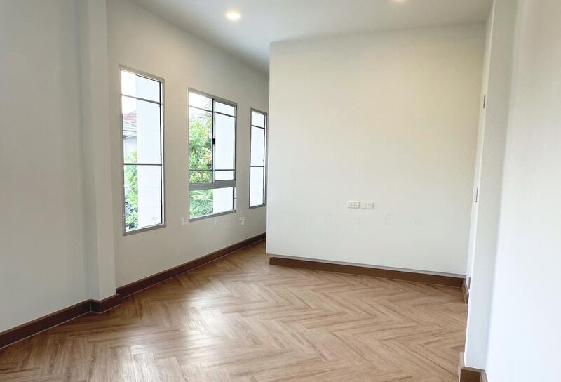 ห้องนอนใหญ่ พร้อม Walk in Closet