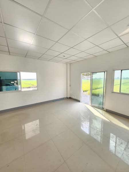 For Rent - ให้เช่าโกดัง ลาดหลุมแก้ว ปทุมธานี พื้นที่ 600 ตรม ใกล้ถนน บางเลน - ปทุม, Pathum Thani