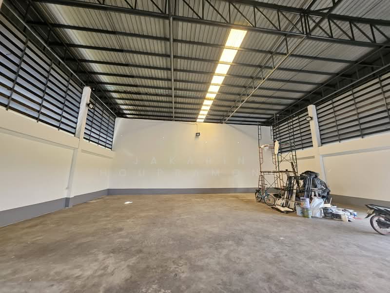 For Rent - ให้เช่าโกดัง ลาดหลุมแก้ว ปทุมธานี พื้นที่ 600 ตรม ใกล้ถนน บางเลน - ปทุม, Pathum Thani