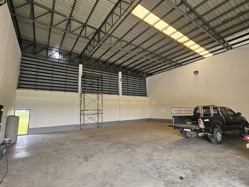 For Rent - ให้เช่าโกดัง ลาดหลุมแก้ว ปทุมธานี พื้นที่ 600 ตรม ใกล้ถนน บางเลน - ปทุม, Pathum Thani