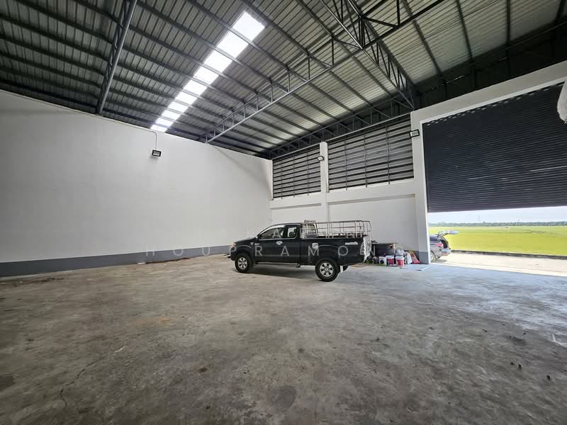 For Rent - ให้เช่าโกดัง ลาดหลุมแก้ว ปทุมธานี พื้นที่ 600 ตรม ใกล้ถนน บางเลน - ปทุม, Pathum Thani