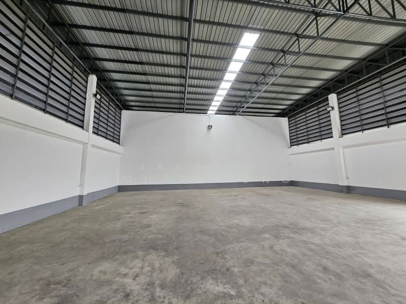 ให้เช่าโกดัง ลาดหลุมแก้ว ปทุมธานี พื้นที่ 600 ตรม ใกล้ถนน บางเลน - ปทุม, Pathum Thani, Ra Haeng, Lat Lum Kaeo, Pathum Thani, , 400 sqm, Warehouse/Factory For Rent, by Jakarin Houpramong, 500085531 - DDproperty.com