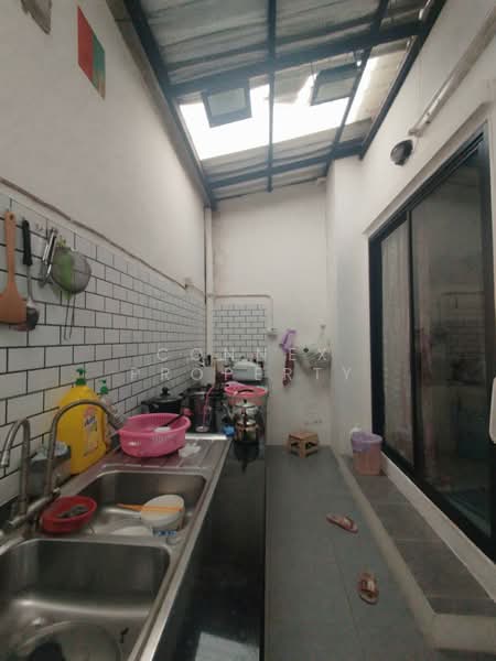 The Modish Ratchaphruek-Kanchanapisek, Pathum Thani, Ratchaphruek 77 Road, Khlong Phra Udom, Lat Lum Kaeo, Pathum Thani, 4 Bedrooms, 122 sqm, Townhouse For Sale, by Connex Property, 500085549 - DDproperty.com
