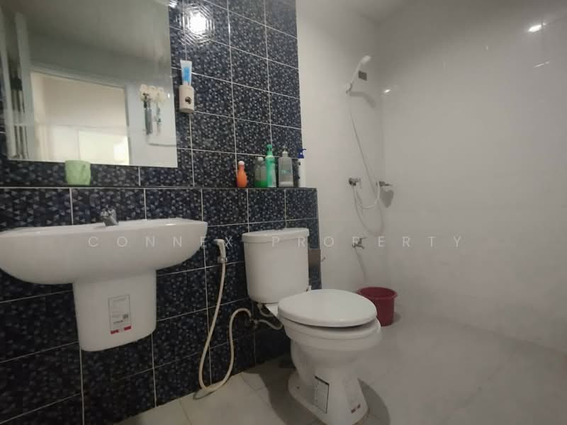The Modish Ratchaphruek-Kanchanapisek, Pathum Thani, Ratchaphruek 77 Road, Khlong Phra Udom, Lat Lum Kaeo, Pathum Thani, 4 Bedrooms, 122 sqm, Townhouse For Sale, by Connex Property, 500085549 - DDproperty.com