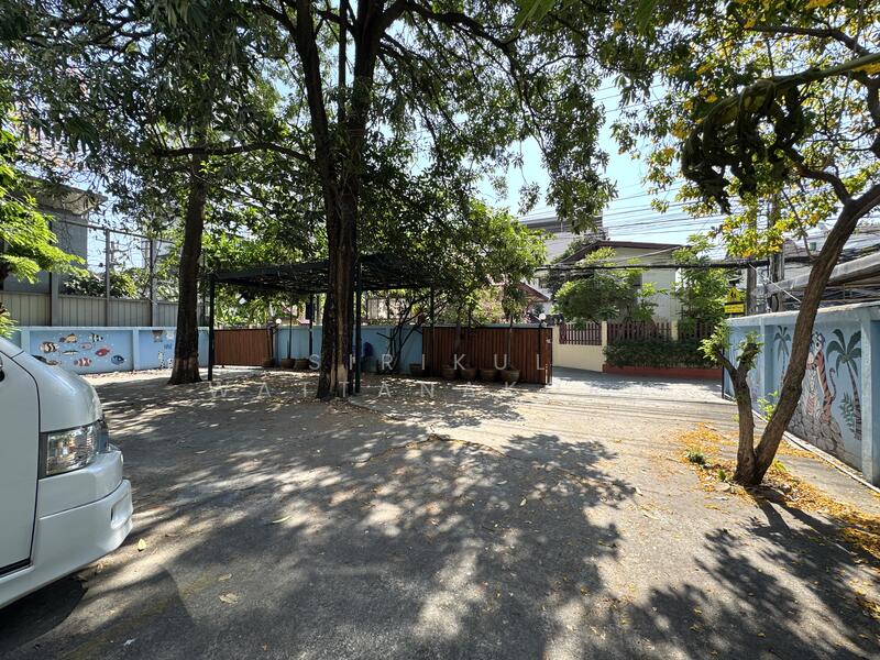 ให้เช่า - ที่ดิน 293วา พร้อมอาคาร ซอยสาทร 9 จาก BTS เซนต์หลุยส์ เพียง 350ม., กรุงเทพ