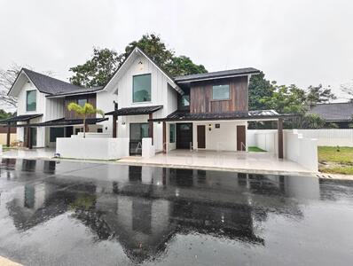 ขาย - ขายพร้อมผู้เช่า บ้านเดี่ยว 2 ชั้น หลังใหม่ ในโครงการ ใกล้ ม.หาดใหญ่ 3 ห้องนอน ขาย 8.9 ล้านบาท, สงขลา