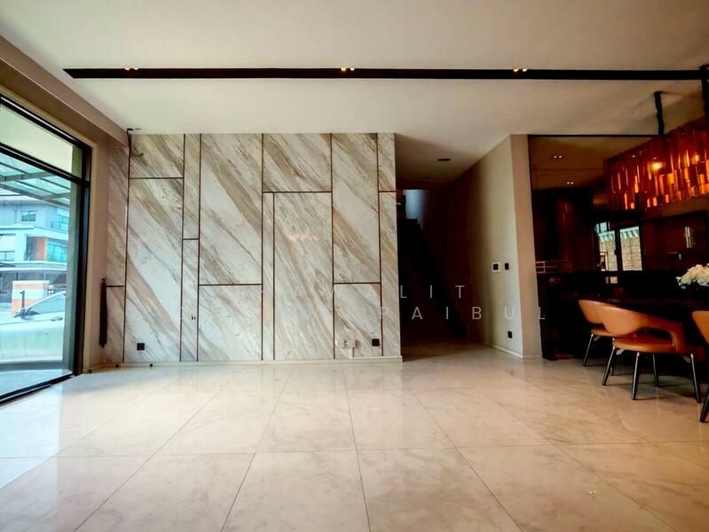 ให้เช่า - แกรนด์ บางกอก บูเลอวาร์ด พระราม 9 – ศรีนครินทร์ : Grand Bangkok Boulevard Rama 9 - Srinakarindra, กรุงเทพ