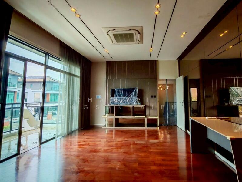 ให้เช่า - แกรนด์ บางกอก บูเลอวาร์ด พระราม 9 – ศรีนครินทร์ : Grand Bangkok Boulevard Rama 9 - Srinakarindra, กรุงเทพ