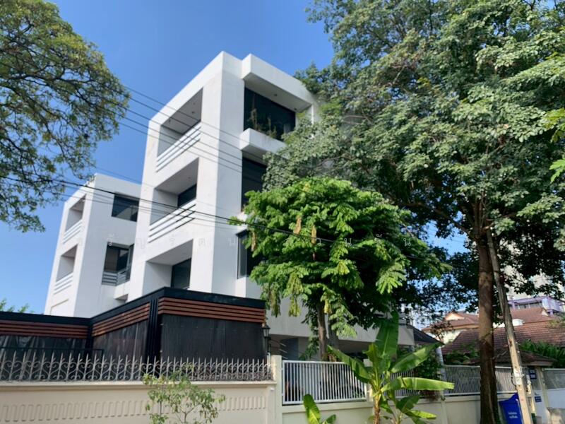 อาคาร 4 ชั้น ชั้น 1