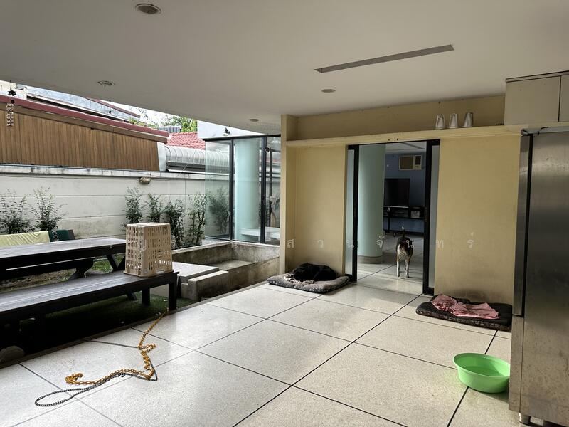 อาคาร 4 ชั้น ชั้น 1