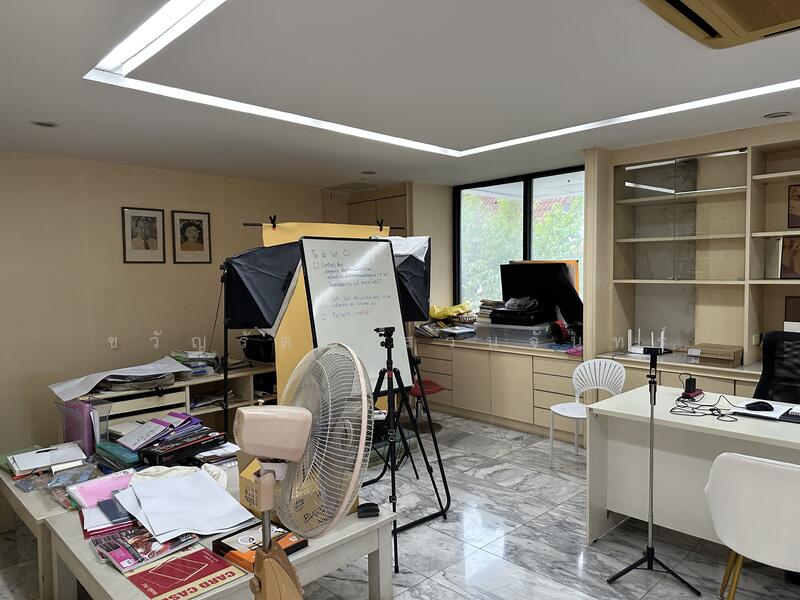 อาคาร 4 ชั้น ชั้น 2