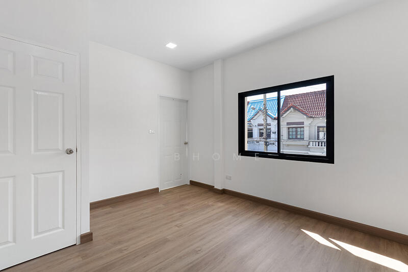 For Sale - หมู่บ้านกัญจน์เพชร ซ.ประชาอุทิศ 17, Bangkok