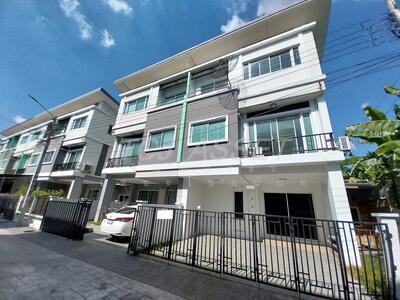 ขาย - ทาวน์เฮ้าส์ 3 ชั้น หลังมุม ม.วิรัลพัชร ใกล้ MRT : Townhouse ,Virunphatchara Village near MRT Sriudom, กรุงเทพ