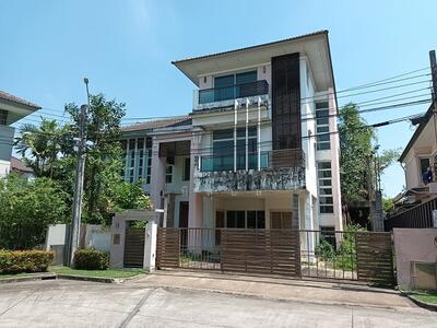 ขาย - Grand Bangkok Boulevard Ratchada - Ramintra : แกรนด์ บางกอก บูเลอวาร์ด รัชดา - รามอินทรา, กรุงเทพ