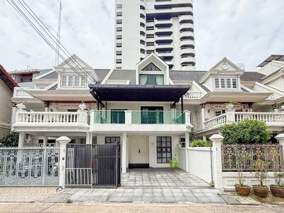 ขาย - ทาวน์เฮ้าส์ 3 ชั้น สุขุมวิท 26, กรุงเทพ