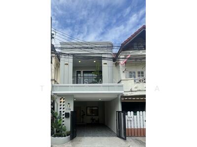 ขาย - Loet Ubon Raminthra : เลิศอุบล รามอินทรา, กรุงเทพ