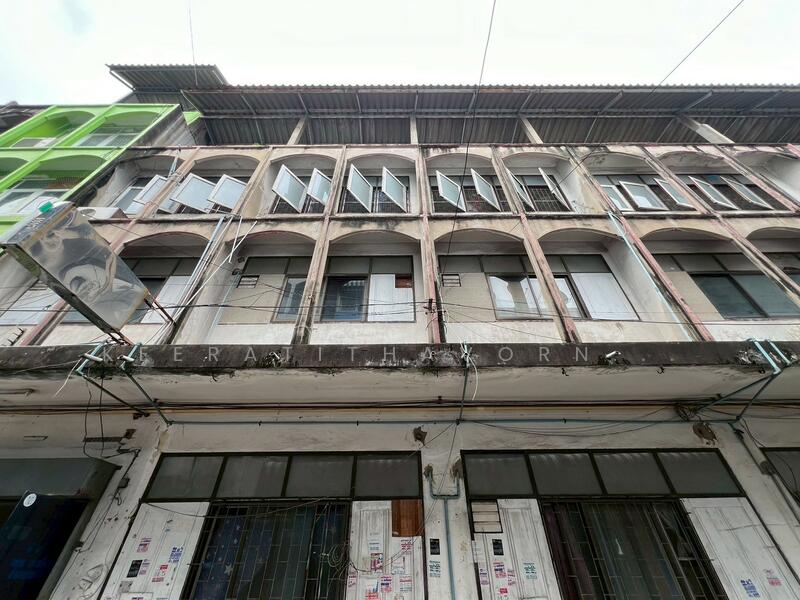 ให้เช่า - อาคารพาณิชย์ 3 ชั้น 7 คูหาห่าง MRTจรัญ13 เพียง 100 เมตร, กรุงเทพ