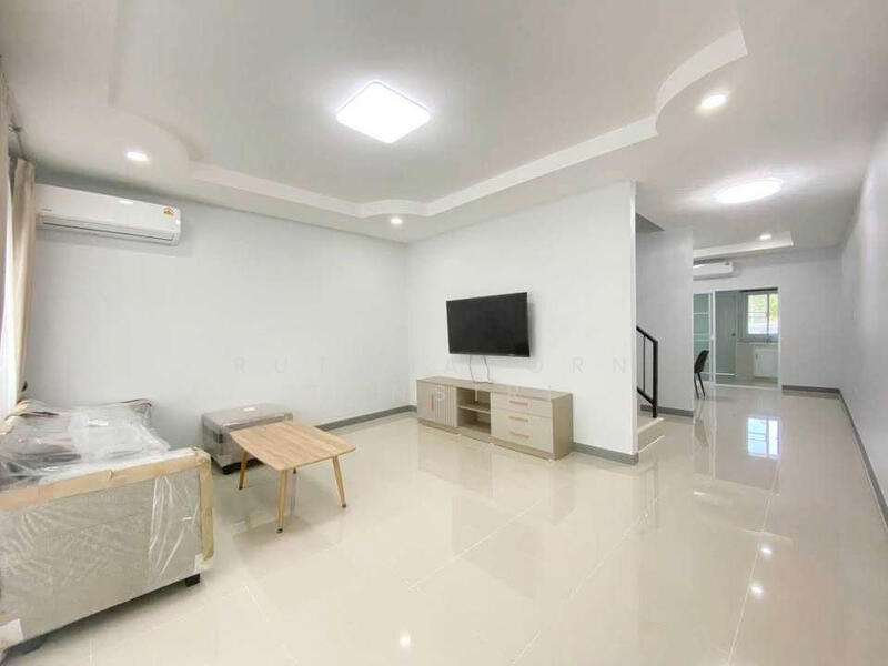 ให้เช่า - ทาวน์เฮ้าส์ให้เช่าเดือนละ 15,000 บาท ใกล้สนามกอล์ฟเอ็มสปอร์ตคอมเพล็กซ์ No.6H316, เชียงใหม่