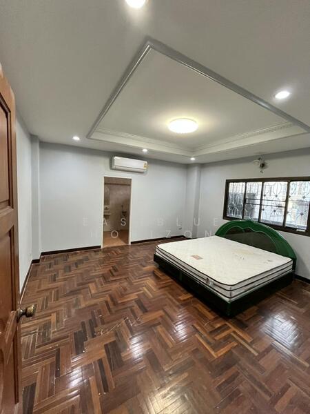 For Sale - Office Building Area Ratchada, Bangkok