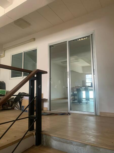 ให้เช่า - อาคารสำนักงาน / โฮมออฟฟิศ 5 ชั้น ริมถนน สะพาน นนทบุรี-บางบัวทอง ตรงข้าม สนามกอล์ฟ 345, นนทบุรี