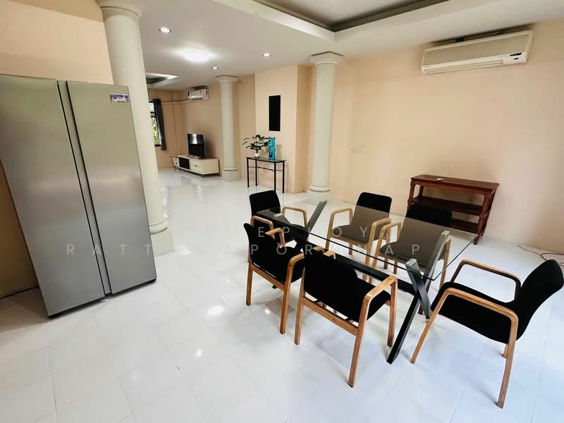 Moo Baan Chicha Castle, Bangkok, Sukhumvit 31, Khlongtoei Nua, Watthana, Bangkok, 3 Bedrooms, 420 sqm, Townhouse For Rent, by Praeploy Rattanapornnapapatch, 500090689 - DDproperty.com