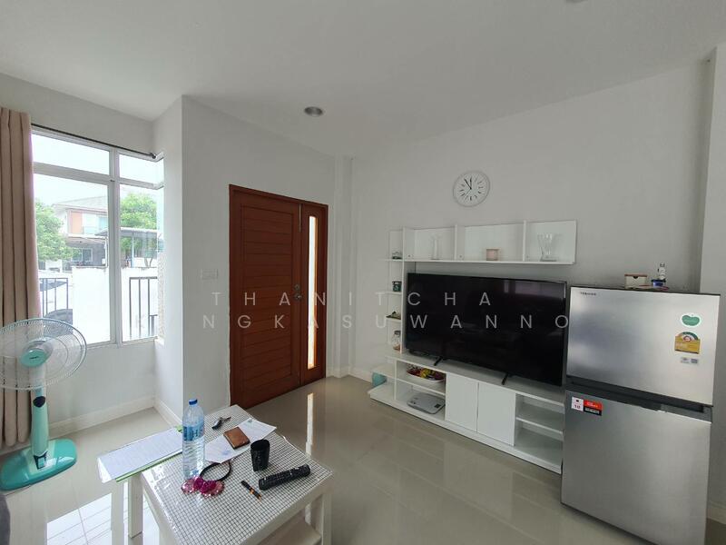                     ห้องรับแขกชั้นล่าง