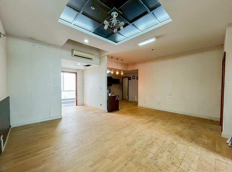 For Sale - Baan Sathon, Bangkok